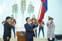 Ерөнхийлөгч У.Хүрэлсүх Монгол Улсын Төрийн далбааг олимпод оролцох тамирчдад гардуулан өглөө
